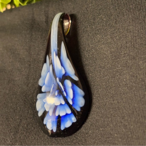 Murano Glass Blue Flower Leaf
Pendant - Picture 3 of 5